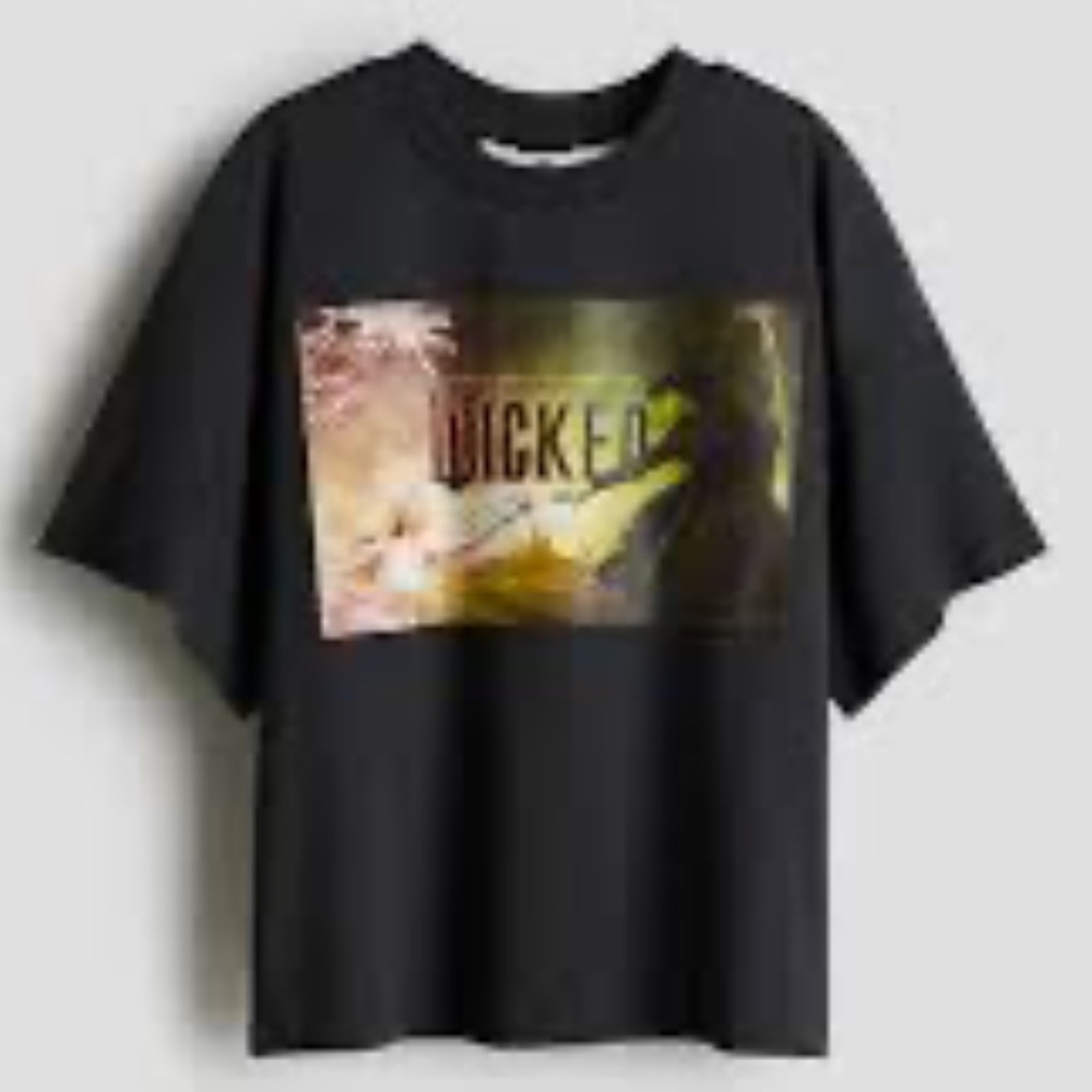 🔥5/$25 NWOT H&M Wicked Glinda & Elphaba Black Cropped T-Shirt Girls Size 16/18